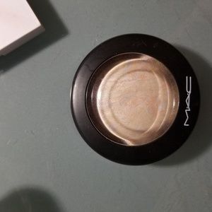 MAC Mineralize Skin Finish in Lightscapade